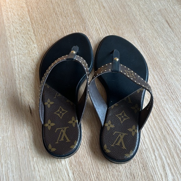 Authentic Louis Vuitton monogram sunny flat thong - Picture 2 of 5